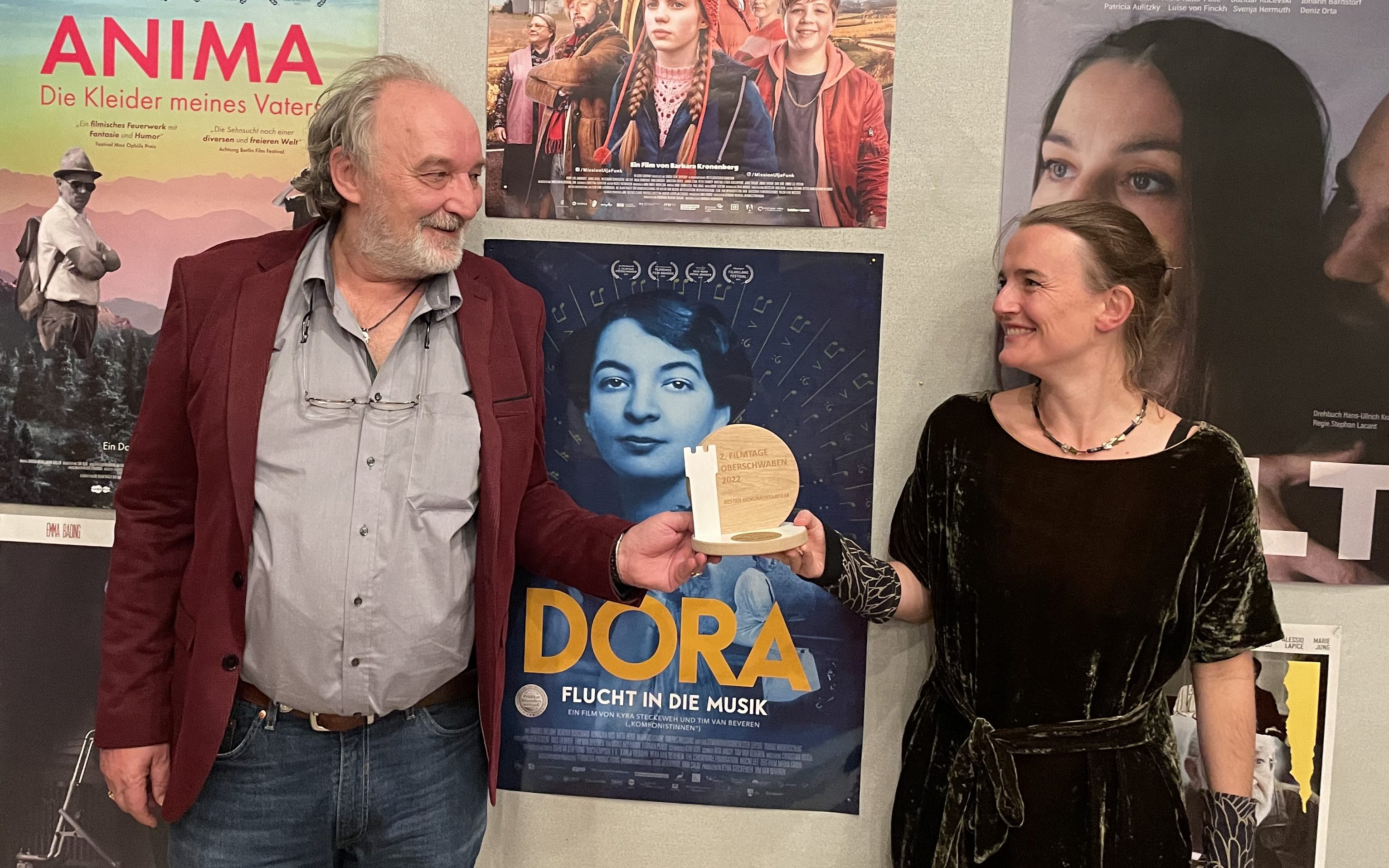 Auszeichnungen und Preise für DORA-Flucht in die Musik